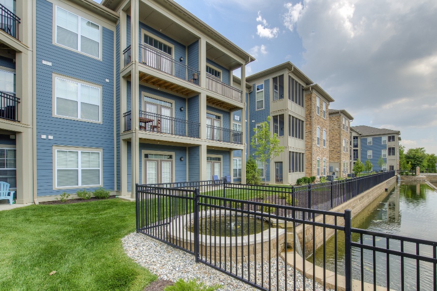 Exterior view of a Indianapolis apartment community.